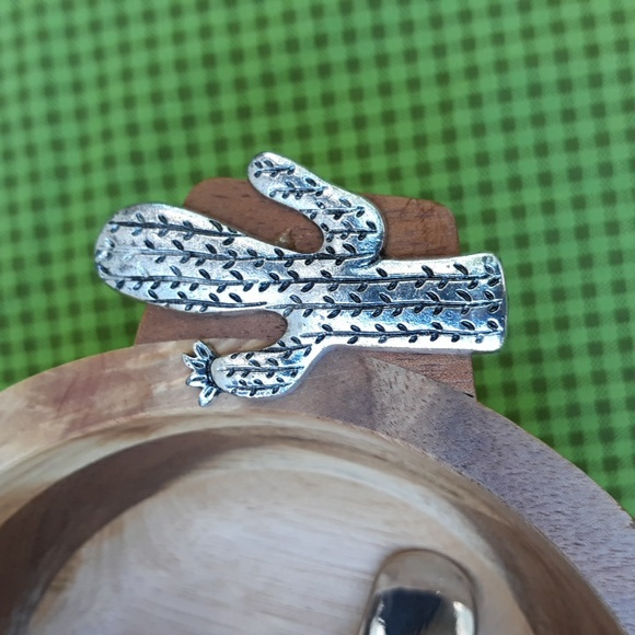 NWT BOSTON INTERNATIONAL CUTTING BOARD AND SERVING BOWL SET - Picture 7 of 13